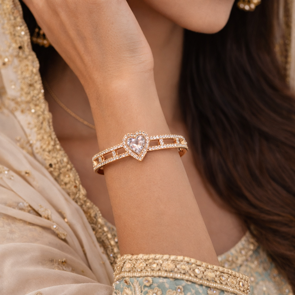 Elegant Heart Crystal Bracelet for Women – Luxury Gold Bracelet